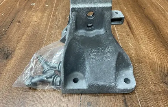 Jaguar F-Pace Engine mounting bracket L8A26061BA