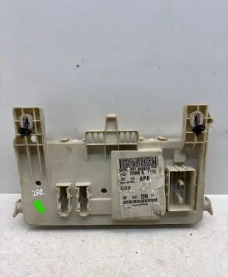 Ford Focus C-MAX Fuse module 6M5T14014 6B87906 14A073