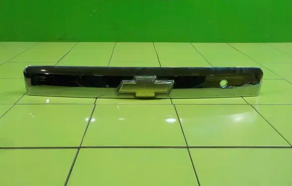 Chevrolet Captiva Rear light center trim bar blend 