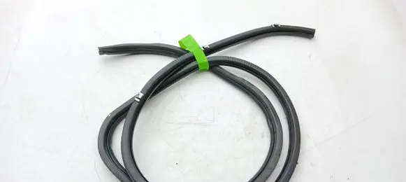 Lexus IS 220D-250-350 Trunk rubber seal (body)