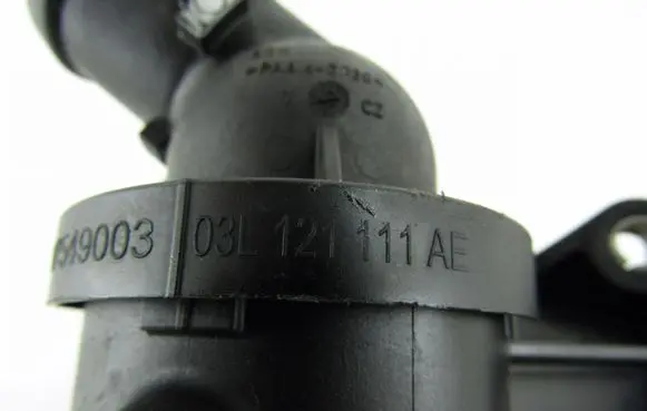 Volkswagen PASSAT B7 Thermostat housing 03L121111AE