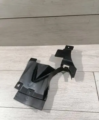 Volvo XC60 Front bumper mounting bracket 32372424