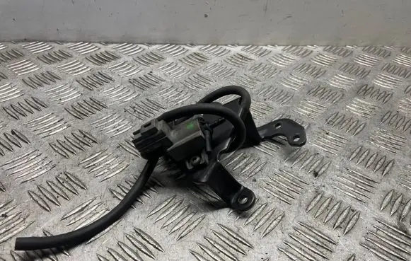 Jaguar XF X250 Turbo solenoid valve 70121100