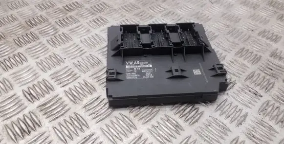 Volkswagen Tiguan Comfort/convenience module 5K0937084