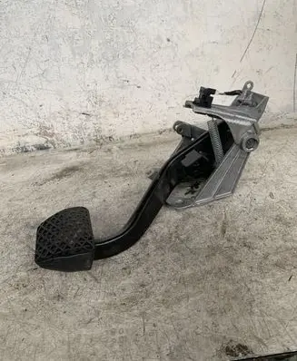 BMW 1 E81 E87 Brake pedal