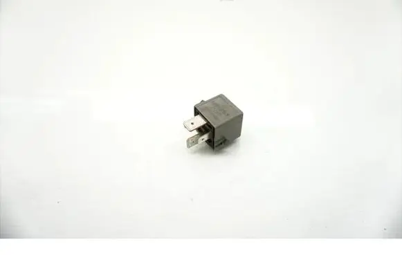 Mercedes-Benz Sprinter W901 W902 W903 W904 Fuse A0025422619