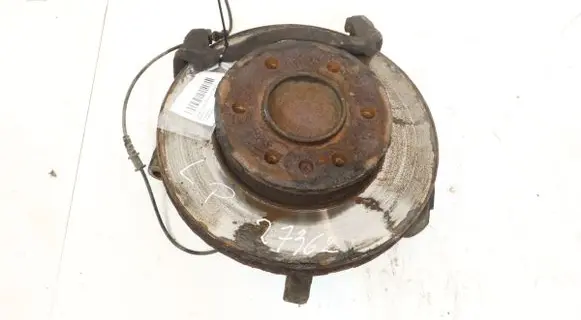 Front wheel hub spindle knuckle
