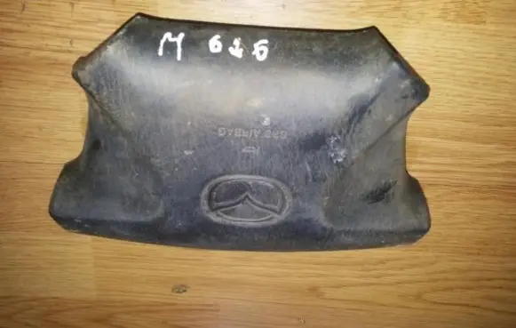 Mazda 626 Steering wheel airbag ge4t57k00