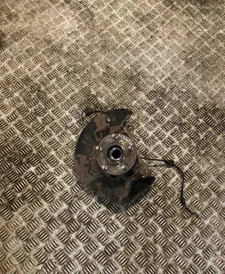 Front wheel hub