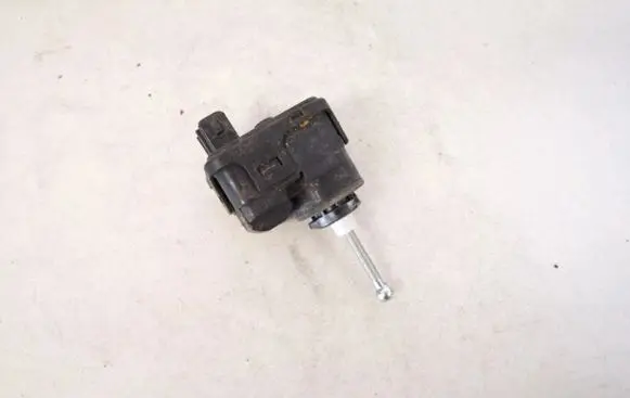 Volkswagen PASSAT B5 Headlight level adjustment motor 00728221 007282-21