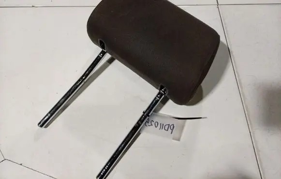 Audi A3 S3 8P Front seat headrest 