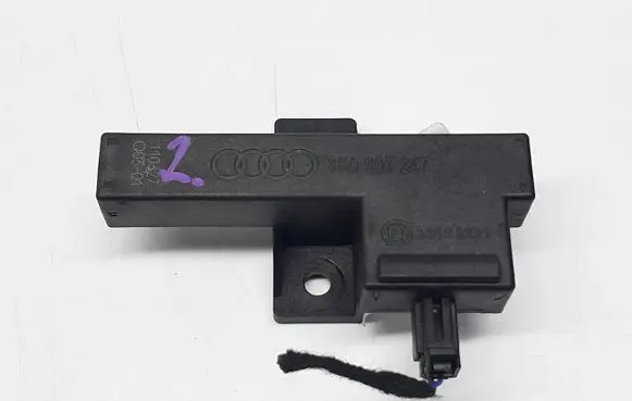 Audi A7 S7 4K8 Keyless system antenna 8K0907247