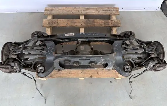 Mercedes-Benz SLK R172 Rear axle beam with reductor 1723500400 0311132211 A1723202111