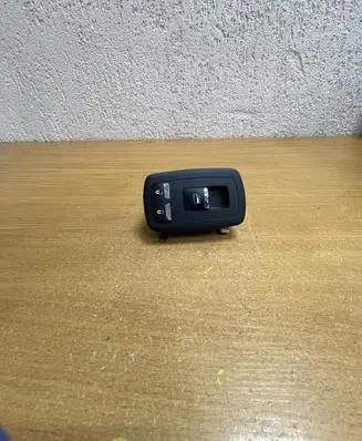 Maserati Levante Other switches/knobs/shifts 670025405 86390B