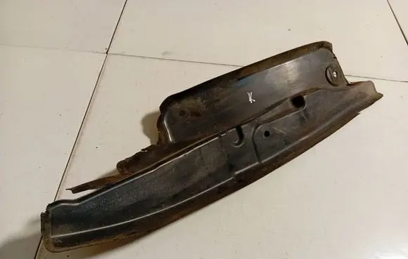 Volkswagen Jetta V Other exterior part 1K5821111