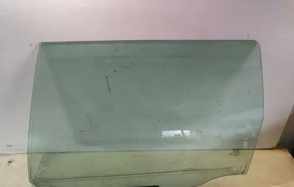 Rear door window glass