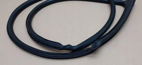 Maserati Levante Front door rubber seal 