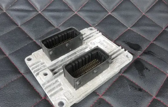 Fiat 500 Engine control unit/module ECU 51875964 0097068F