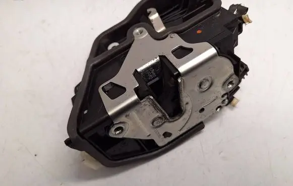 BMW 3 F30 F35 F31 Front door lock 7229461 51217229461 51217318409