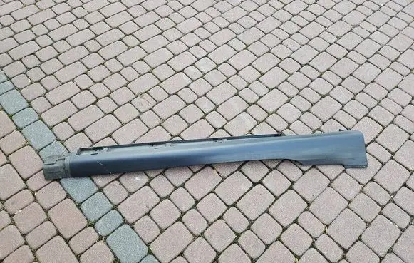 Front sill (body part)