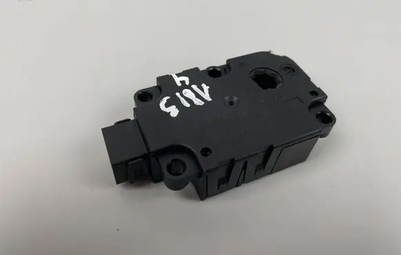 Audi A4 S4 B8 8K Air flap motor/actuator CZ1139300857 ZBAT0045D09