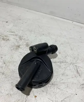 Volkswagen Polo Breather valve 03D103765A 281002