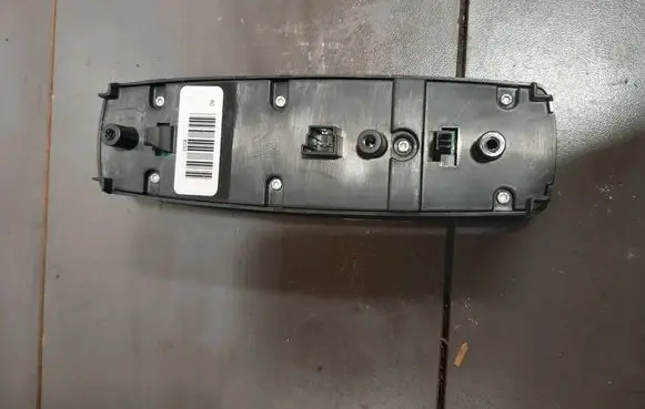 Mercedes-Benz ML W164 Electric window control switch A2518300290 03728360