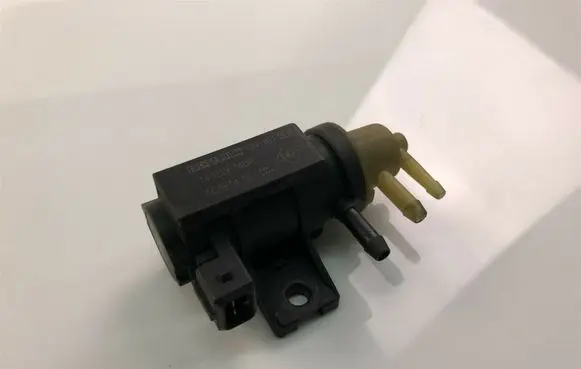 Renault Trafic III (X82) Turbo solenoid valve 149566740R P2986
