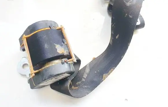 Middle seatbelt (rear)