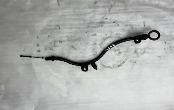 Volkswagen PASSAT B6 Oil level dip stick 03L115611