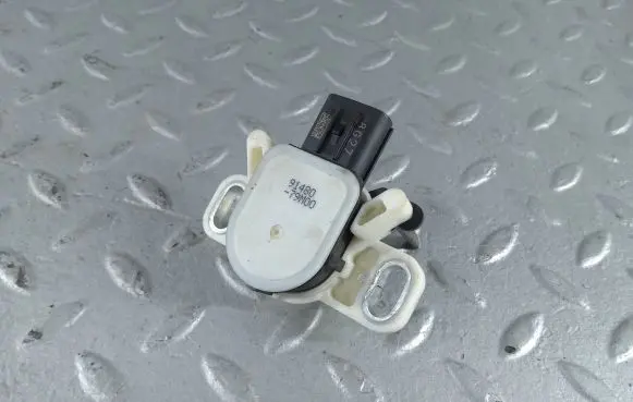 Suzuki Swift III Brake pedal sensor switch 9148079M00