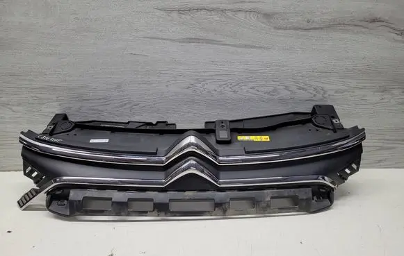 Citroen C3 Front bumper upper radiator grill 9833503480