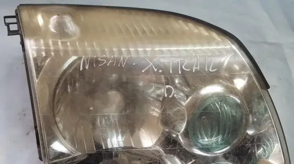 Nissan X-Trail T30 Headlight/headlamp