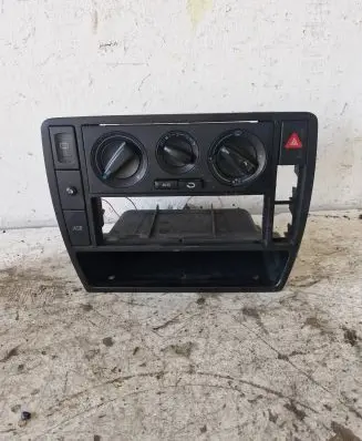 Volkswagen PASSAT B5 Climate control unit 1J0820045G 901511380000