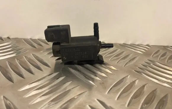 BMW 5 F10 F11 Turbo solenoid valve 7810831