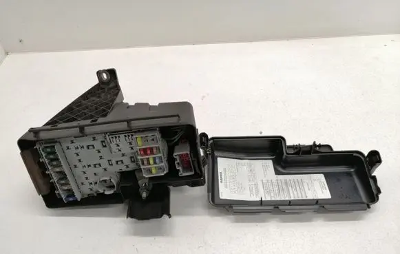 Volvo S80 Fuse module 30728132