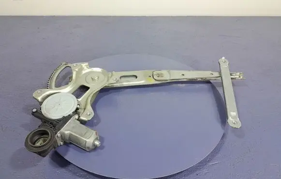 Toyota Prius (NHW20) Front door window regulator with motor 