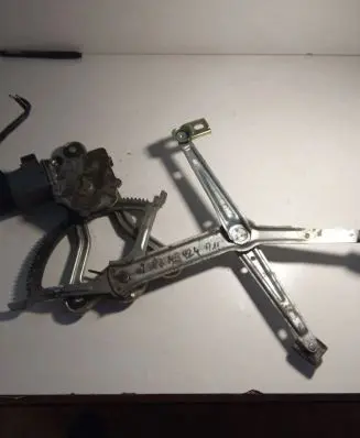Mercedes-Benz E W124 Front door window regulator with motor 0130821285 189730100