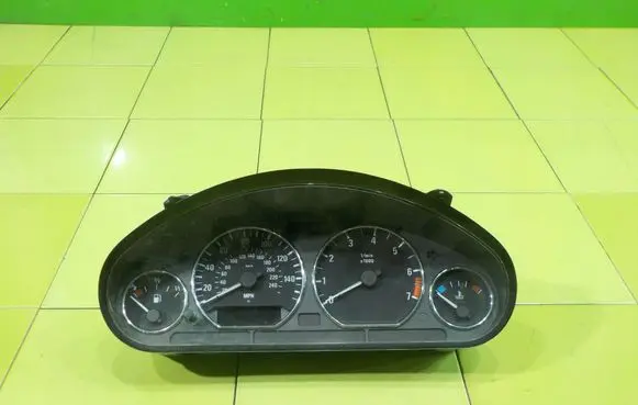 BMW Z3 E36 Speedometer (instrument cluster) 8401754