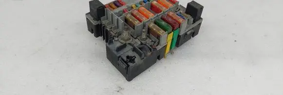 Peugeot Partner Fuse module 96280