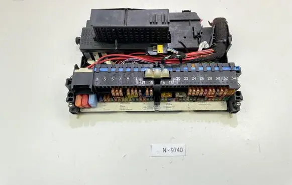 BMW X3 E83 Fuse module