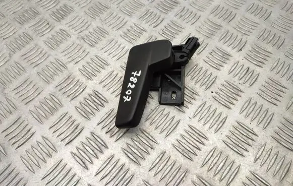 Engine bonnet (hood) release handle