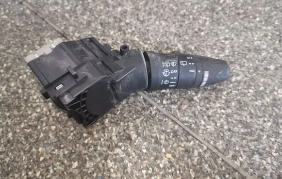 Nissan Primera Wiper control stalk 25260AV615