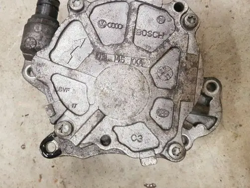 Volkswagen Transporter - Caravelle T5 Vacuum pump 03L145100F