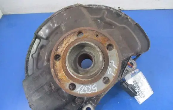 Volvo S60 Front wheel hub spindle knuckle