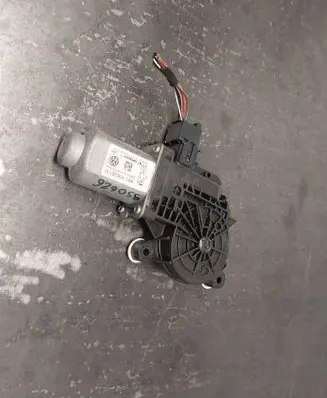 Skoda Fabia Mk2 (5J) Front door window regulator with motor 6R0959801M