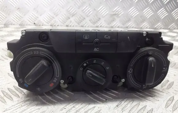Skoda Octavia Mk2 (1Z) Interior fan control switch 