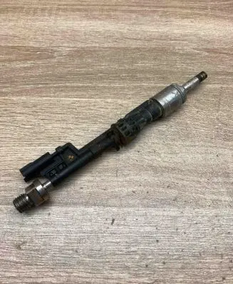 BMW X5 E70 Fuel injector 0261500109 1364759787004 06010948