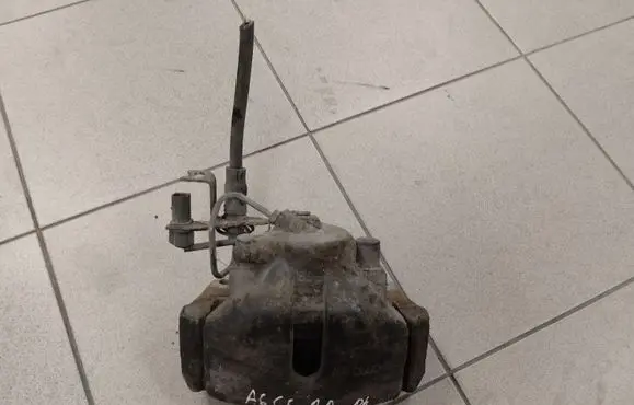 Audi A6 S6 C6 4F Front brake caliper