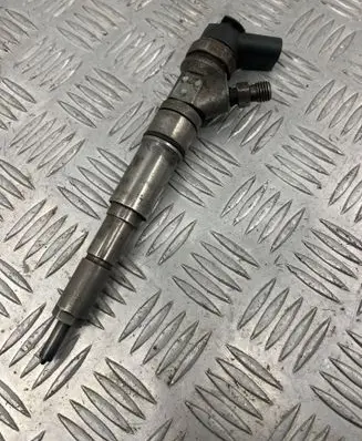 BMW 5 E60 E61 Fuel injector